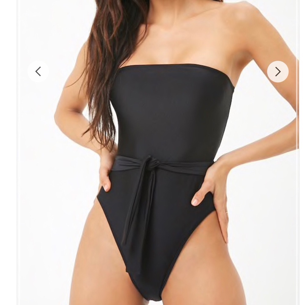 BRAND NEW Strapless Swimsuit 🥰👙